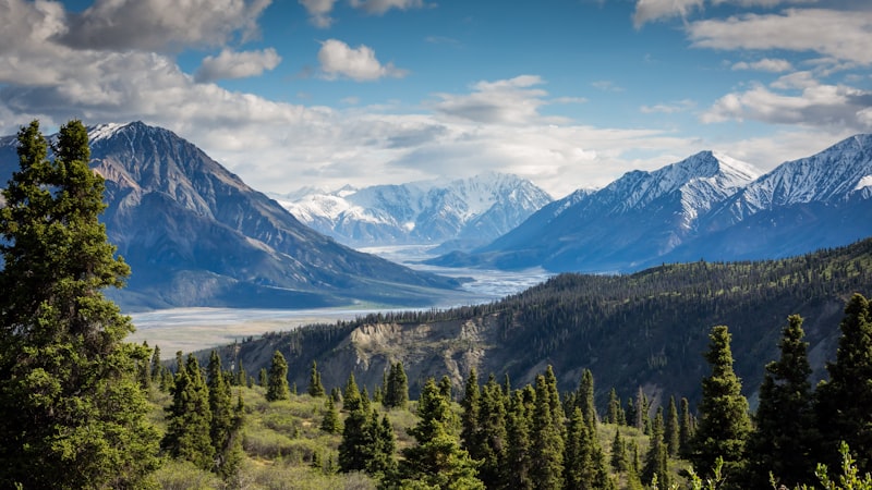 暴雨红色预警发布：华南多地将迎来特大暴雨